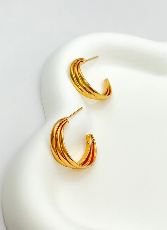 Γυναικεία χρυσά σκουλαρίκια